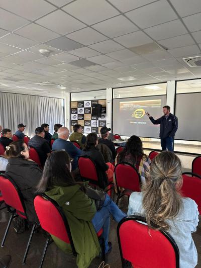 Grupo de produtores do Sindicato Rural de Laranjeiras do Sul realiza visitas técnicas em Guarapuava